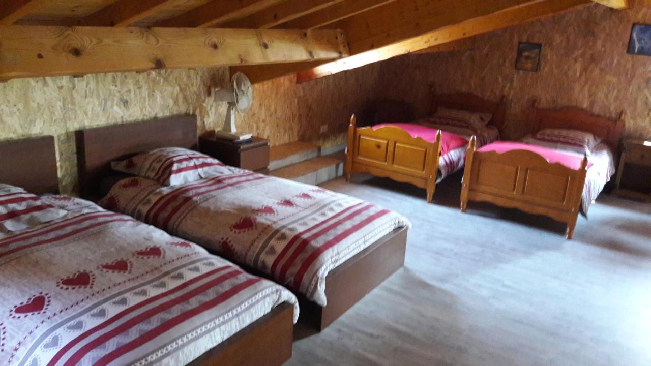 Les Gites De Laures Monblanc Eksteriør billede